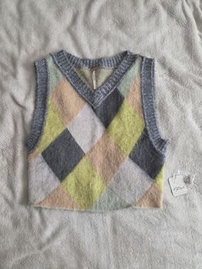 NWT Free People Multicolor Crop Fitted Sweater Vest Size Small